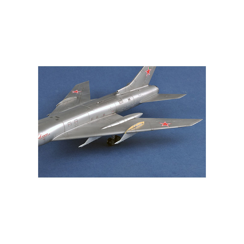 Trumpeter 01687 Сборная модель самолёта Tu-128M Fiddler (1:72)